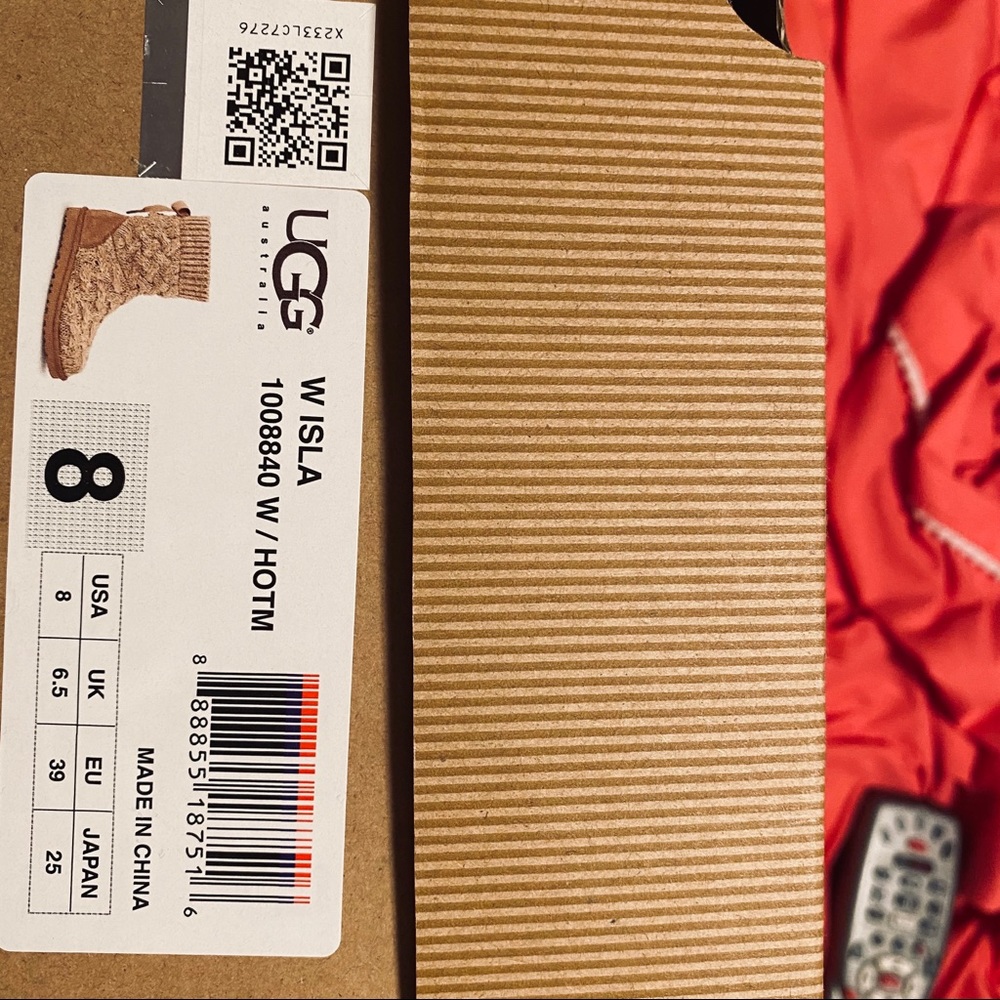 Isla UGGS in heathered oatmeal